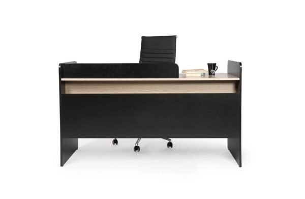 MO Workstation 2448 with laminated cable tray